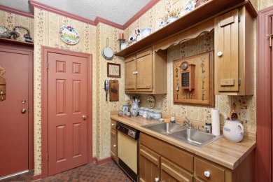 Spacious 1-Bedroom Condo in Recently Renovated Country Club on Memphis Country Club in Tennessee - for sale on GolfHomes.com, golf home, golf lot