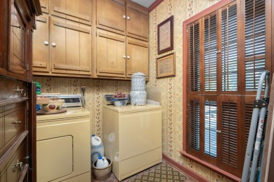 Spacious 1-Bedroom Condo in Recently Renovated Country Club on Memphis Country Club in Tennessee - for sale on GolfHomes.com, golf home, golf lot