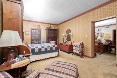 Spacious 1-Bedroom Condo in Recently Renovated Country Club on Memphis Country Club in Tennessee - for sale on GolfHomes.com, golf home, golf lot