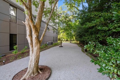 Spacious 1-Bedroom Condo in Recently Renovated Country Club on Memphis Country Club in Tennessee - for sale on GolfHomes.com, golf home, golf lot
