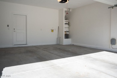 Beautiful single story home in guard-gated Rhodes Ranch golf on Rhodes Ranch Golf Club in Nevada - for sale on GolfHomes.com, golf home, golf lot
