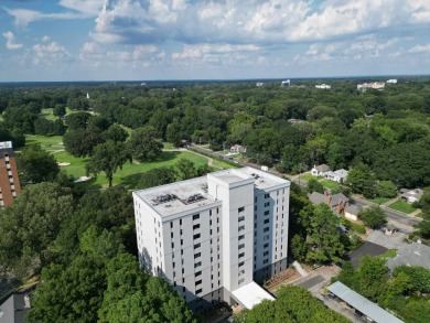 Spacious 1-Bedroom Condo in Recently Renovated Country Club on Memphis Country Club in Tennessee - for sale on GolfHomes.com, golf home, golf lot