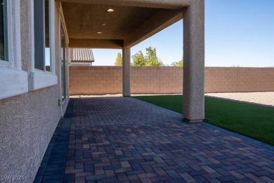 Beautiful single story home in guard-gated Rhodes Ranch golf on Rhodes Ranch Golf Club in Nevada - for sale on GolfHomes.com, golf home, golf lot