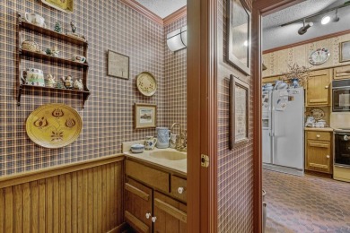 Spacious 1-Bedroom Condo in Recently Renovated Country Club on Memphis Country Club in Tennessee - for sale on GolfHomes.com, golf home, golf lot