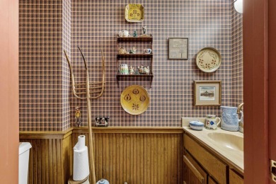 Spacious 1-Bedroom Condo in Recently Renovated Country Club on Memphis Country Club in Tennessee - for sale on GolfHomes.com, golf home, golf lot