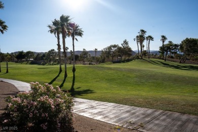 Beautiful single story home in guard-gated Rhodes Ranch golf on Rhodes Ranch Golf Club in Nevada - for sale on GolfHomes.com, golf home, golf lot