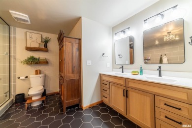 This home is a show-stopping 5-bedroom, 3.5-bath ranch-style on Spring Lake Country Club in Illinois - for sale on GolfHomes.com, golf home, golf lot