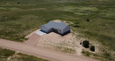 Fantastic open floor plan ranch home. Walkout basement partially on Hollydot Golf Course in Colorado - for sale on GolfHomes.com, golf home, golf lot