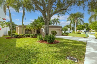 Enjoy this lovely 3 bedroom house overlooking the golf course on Fountains Golf and Country Club in Florida - for sale on GolfHomes.com, golf home, golf lot