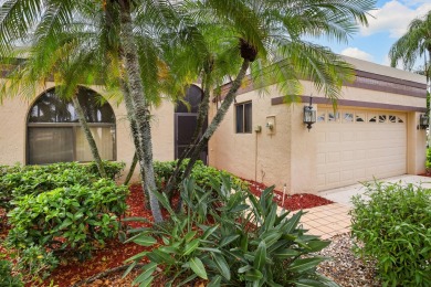 Enjoy this lovely 3 bedroom house overlooking the golf course on Fountains Golf and Country Club in Florida - for sale on GolfHomes.com, golf home, golf lot