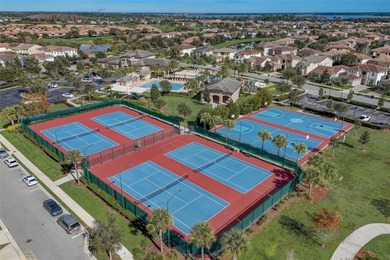 Under contract-accepting backup offers. Welcome to this on Eagle Creek Golf Club in Florida - for sale on GolfHomes.com, golf home, golf lot