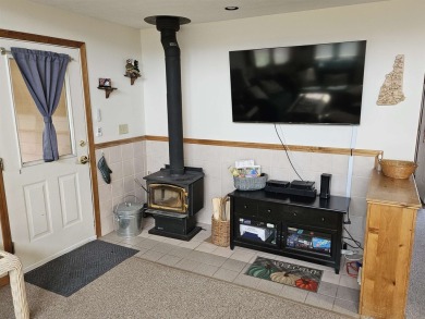 Check out this 3 bedroom, 2 and half bath year round getaway in on Jack O Lantern Resort in New Hampshire - for sale on GolfHomes.com, golf home, golf lot