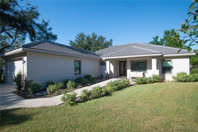 This 2-year new home located on the 1st hole of the Ranch course on Black Diamond Ranch Golf Course in Florida - for sale on GolfHomes.com, golf home, golf lot