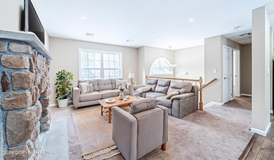 CHARMING UPGRADED BRIARCLIFF TERRACE POCONOS LAKE BI-LEVEL HOME on Pocono Farms Country Club in Pennsylvania - for sale on GolfHomes.com, golf home, golf lot