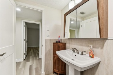 Under contract-accepting backup offers. Three bedroom/Two Bath - on Innisbrook Resort and Golf Club in Florida - for sale on GolfHomes.com, golf home, golf lot