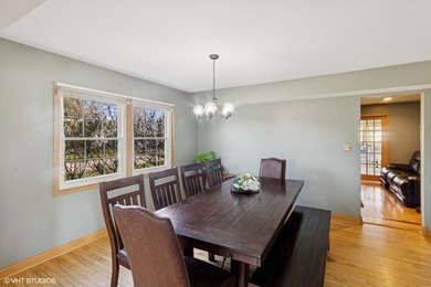 Rarely available 4 bedroom 2.5 bathrooms in highly desirable on Buffalo Grove Golf Club in Illinois - for sale on GolfHomes.com, golf home, golf lot