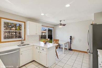 Rarely available 4 bedroom 2.5 bathrooms in highly desirable on Buffalo Grove Golf Club in Illinois - for sale on GolfHomes.com, golf home, golf lot