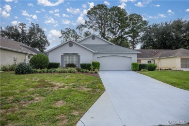 Great deal with a new lower price. Vacant and ready to move into on Twisted Oaks Golf Club in Florida - for sale on GolfHomes.com, golf home, golf lot