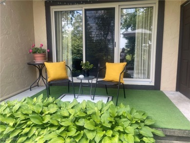 Lovely first floor spacious condo with 2 bedrooms, 2 full baths on Rosemont Country Club in Ohio - for sale on GolfHomes.com, golf home, golf lot