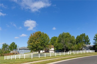 Seller offering a 1-year home warranty + exclusive Lender Rate on Royal Meadows Golf Course in Missouri - for sale on GolfHomes.com, golf home, golf lot