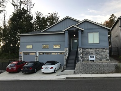 Well maintained single story home located directly across from on Orchard Hills Country Club in Washington - for sale on GolfHomes.com, golf home, golf lot