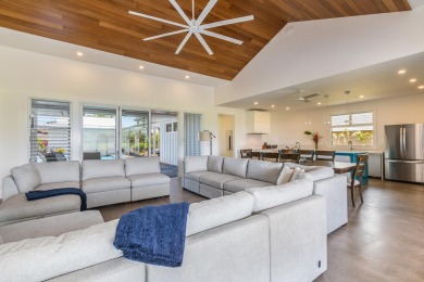 Perfectly positioned on the Princeville Golf Course with on Makai Golf Club At Princeville in Hawaii - for sale on GolfHomes.com, golf home, golf lot