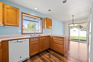 Welcome to 839 S Meadowlark Lane. Located within the golf course on Othello Golf Club in Washington - for sale on GolfHomes.com, golf home, golf lot