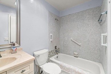 Light & Bright 2nd-Floor Condo in Kings Point This 1 bedroom and on Addison Reserve in Florida - for sale on GolfHomes.com, golf home, golf lot