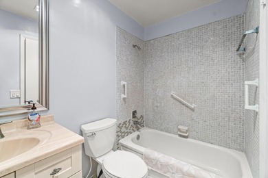 Light & Bright 2nd-Floor Condo in Kings Point This 1 bedroom and on Addison Reserve in Florida - for sale on GolfHomes.com, golf home, golf lot