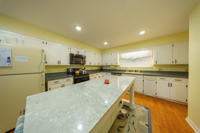 A shore thing- Lakefront Living in the Heart of Heber Springs! on Thunderbird Country Club in Arkansas - for sale on GolfHomes.com, golf home, golf lot