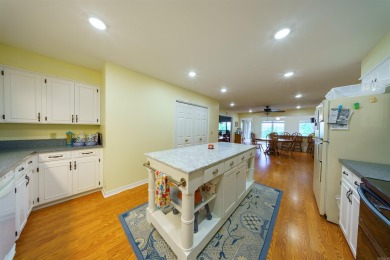 A shore thing- Lakefront Living in the Heart of Heber Springs! on Thunderbird Country Club in Arkansas - for sale on GolfHomes.com, golf home, golf lot