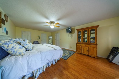 A shore thing- Lakefront Living in the Heart of Heber Springs! on Thunderbird Country Club in Arkansas - for sale on GolfHomes.com, golf home, golf lot