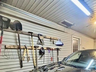 WHAT A BUY!  Adorable and well maintained three-bedroom home on DeSoto Golf Course in Arkansas - for sale on GolfHomes.com, golf home, golf lot