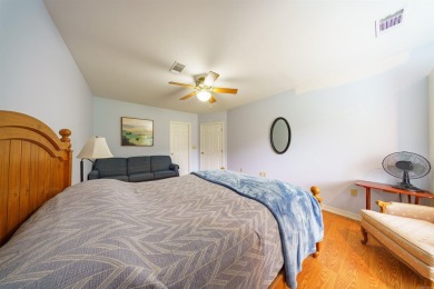 A shore thing- Lakefront Living in the Heart of Heber Springs! on Thunderbird Country Club in Arkansas - for sale on GolfHomes.com, golf home, golf lot