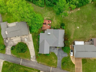 A shore thing- Lakefront Living in the Heart of Heber Springs! on Thunderbird Country Club in Arkansas - for sale on GolfHomes.com, golf home, golf lot