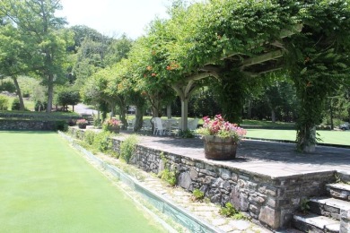 Single story living in Historic Buck Hill Falls.  This 3 bedroom on Buck Hill Golf Club  in Pennsylvania - for sale on GolfHomes.com, golf home, golf lot
