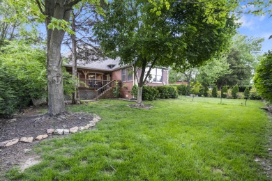 Stunning one-level home on the 18th fairway of Fremont Hills on Fremont Hills Country Club in Missouri - for sale on GolfHomes.com, golf home, golf lot