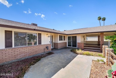 SMOKING DEAL! This beautifully updated 2 bed, 2 bath home with a on Sun City South Golf Course in Arizona - for sale on GolfHomes.com, golf home, golf lot