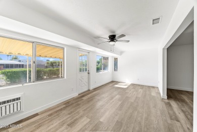 SMOKING DEAL! This beautifully updated 2 bed, 2 bath home with a on Sun City South Golf Course in Arizona - for sale on GolfHomes.com, golf home, golf lot