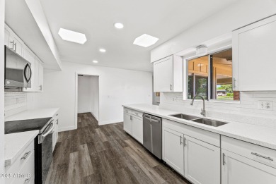 SMOKING DEAL! This beautifully updated 2 bed, 2 bath home with a on Sun City South Golf Course in Arizona - for sale on GolfHomes.com, golf home, golf lot
