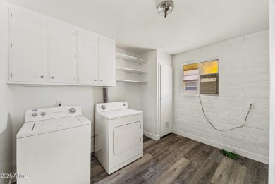SMOKING DEAL! This beautifully updated 2 bed, 2 bath home with a on Sun City South Golf Course in Arizona - for sale on GolfHomes.com, golf home, golf lot