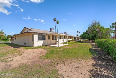 SMOKING DEAL! This beautifully updated 2 bed, 2 bath home with a on Sun City South Golf Course in Arizona - for sale on GolfHomes.com, golf home, golf lot