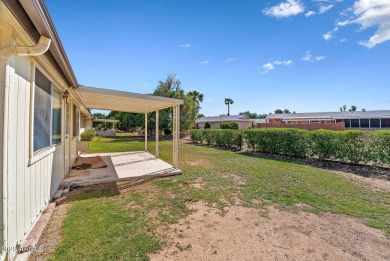 SMOKING DEAL! This beautifully updated 2 bed, 2 bath home with a on Sun City South Golf Course in Arizona - for sale on GolfHomes.com, golf home, golf lot