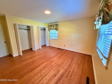 Classic Trent Woods Ranch with Golf Course Views
Welcome to on New Bern Golf and Country Club in North Carolina - for sale on GolfHomes.com, golf home, golf lot