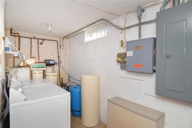 This adorable, updated rambler feels like the perfect Wisconsin on Voyager Village Country Club - Voyager in Wisconsin - for sale on GolfHomes.com, golf home, golf lot