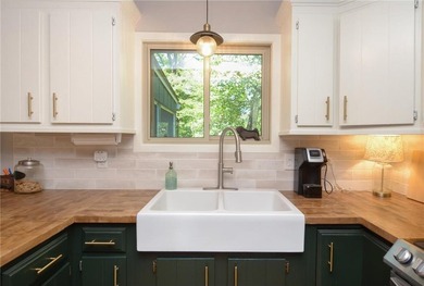 This adorable, updated rambler feels like the perfect Wisconsin on Voyager Village Country Club - Voyager in Wisconsin - for sale on GolfHomes.com, golf home, golf lot