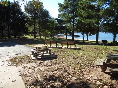 Nice building lot, wooded but not overgrown. Chickasaw Point is on The Trail At Chickasaw Pointe in South Carolina - for sale on GolfHomes.com, golf home, golf lot