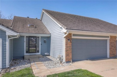Step inside this beautiful, comprehensively renovated on Lakewood Oaks Golf Club, Ltd. in Missouri - for sale on GolfHomes.com, golf home, golf lot