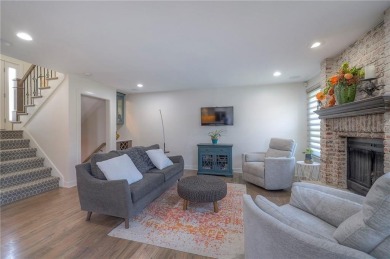 Step inside this beautiful, comprehensively renovated on Lakewood Oaks Golf Club, Ltd. in Missouri - for sale on GolfHomes.com, golf home, golf lot