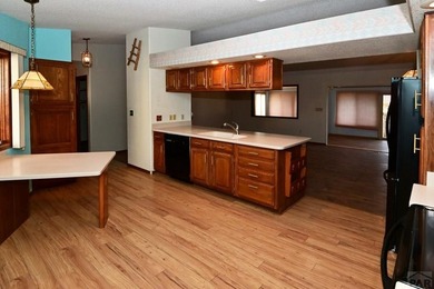 Spacious & Sun-Filled Townhome in Prime Location! Discover the on Desert Hawk At Pueblo West in Colorado - for sale on GolfHomes.com, golf home, golf lot